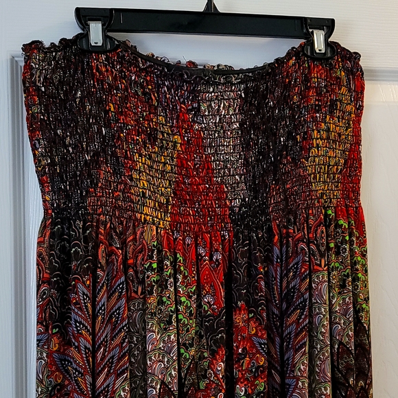 Hypnotik Dresses & Skirts - Strapless slinky brilliant color sundress